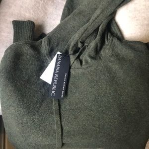 Brand New Banana Republic Hooded Sweater